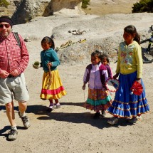 Tommy with girls in the Valle de las Ranas